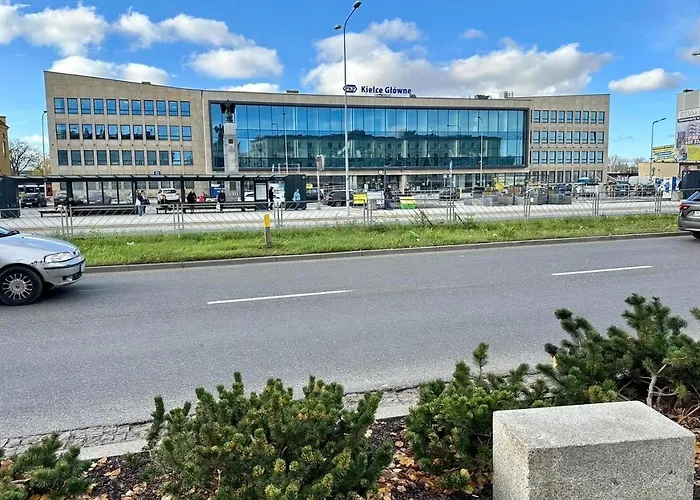 Apartament Delfin Wspolna Centrum -Kielce Glowne -Garaz Podziemny - Klamka Kod -F-Vat